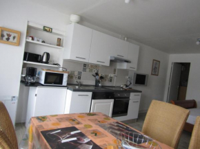 Hotels in Noron-la-Poterie